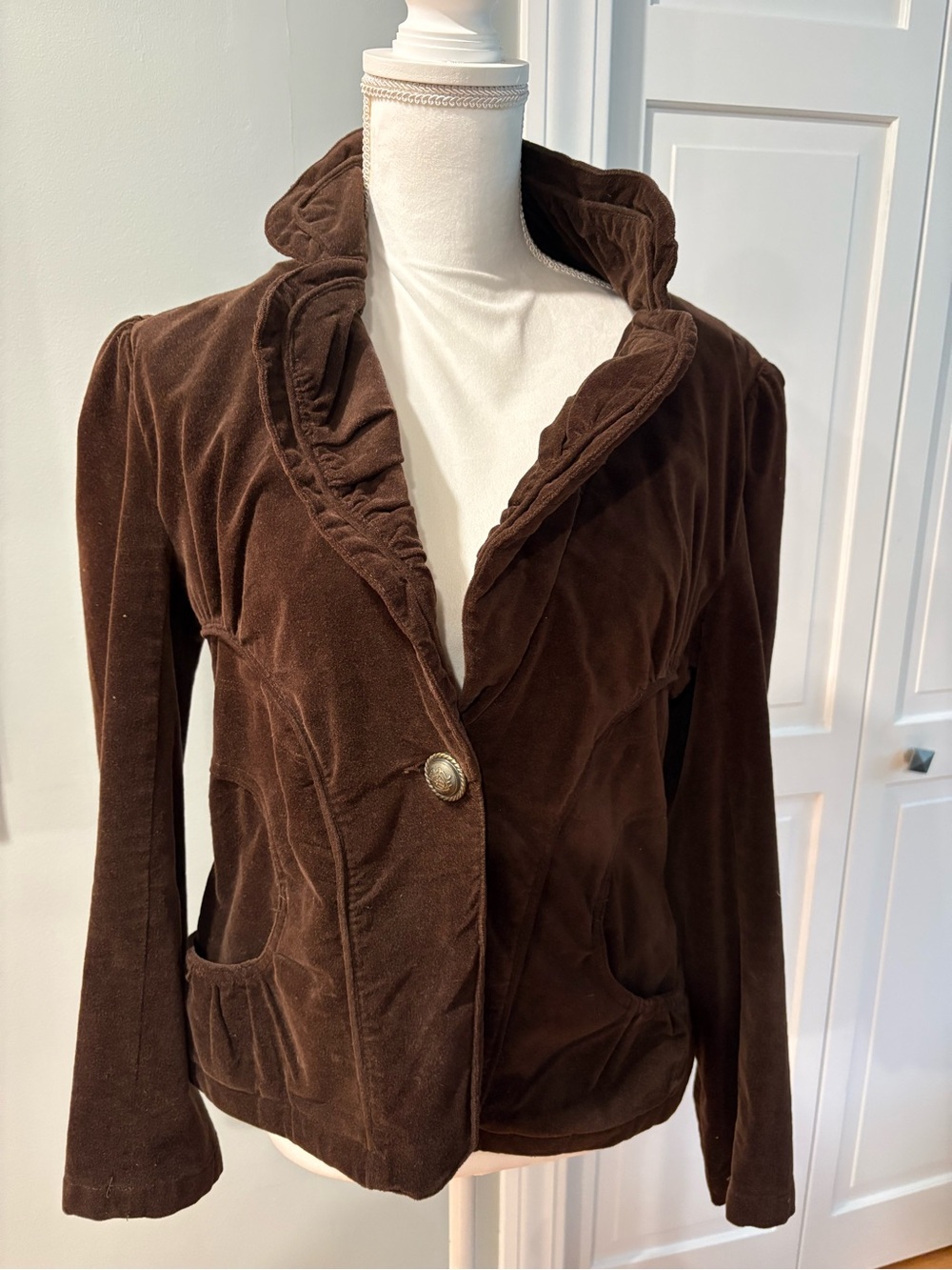 Luii Chocolate Brown Velvet Blazer Jacket. Size L
